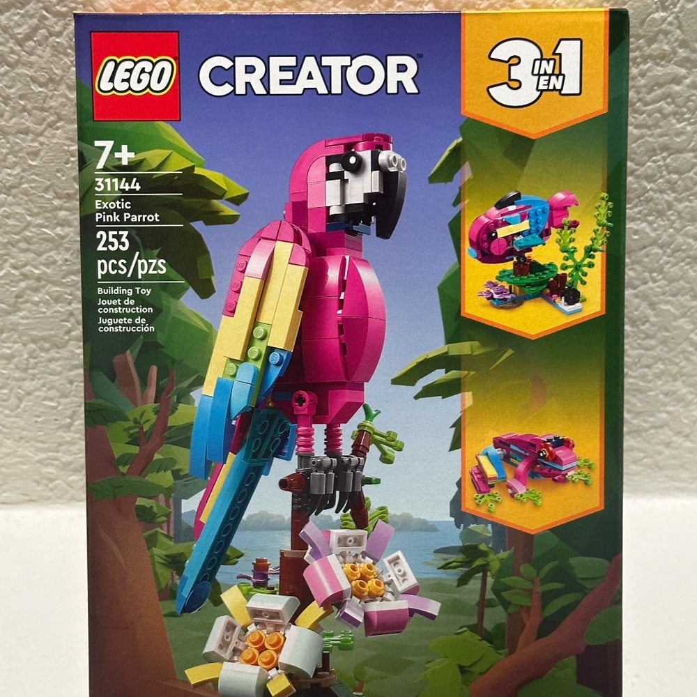 Brand New LEGO Creator Exotic Pink Parrot 3 in 1 Building Toy Bird Set 31144